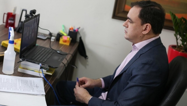 “É um desrespeito com a população, o que as agências bancárias estão fazendo”, afirma Daniel Zen